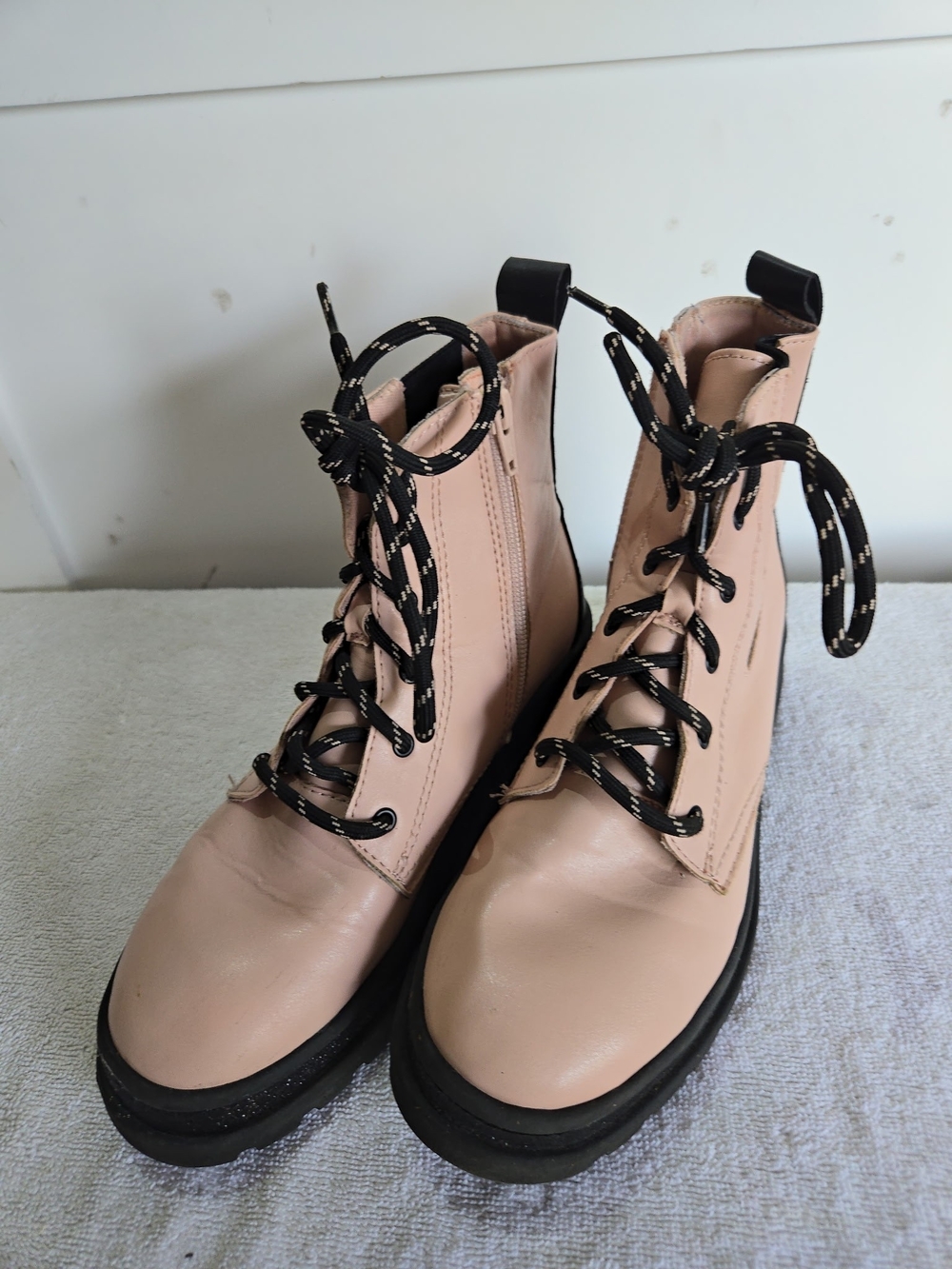 🖤Wonder Nation Girls' Combat Boots Size 4🖤